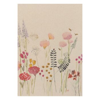 Ansichtkaart met veldbloemen in pastel