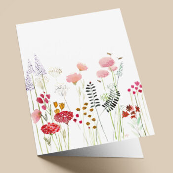 Ansichtkaart met veldbloemen in pastel